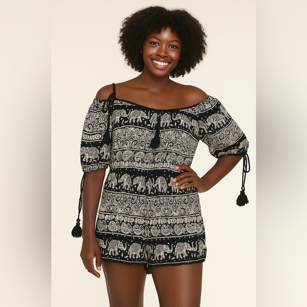 EUC Angie Floral Black White Boho Romper Women's Size Small (F2)
